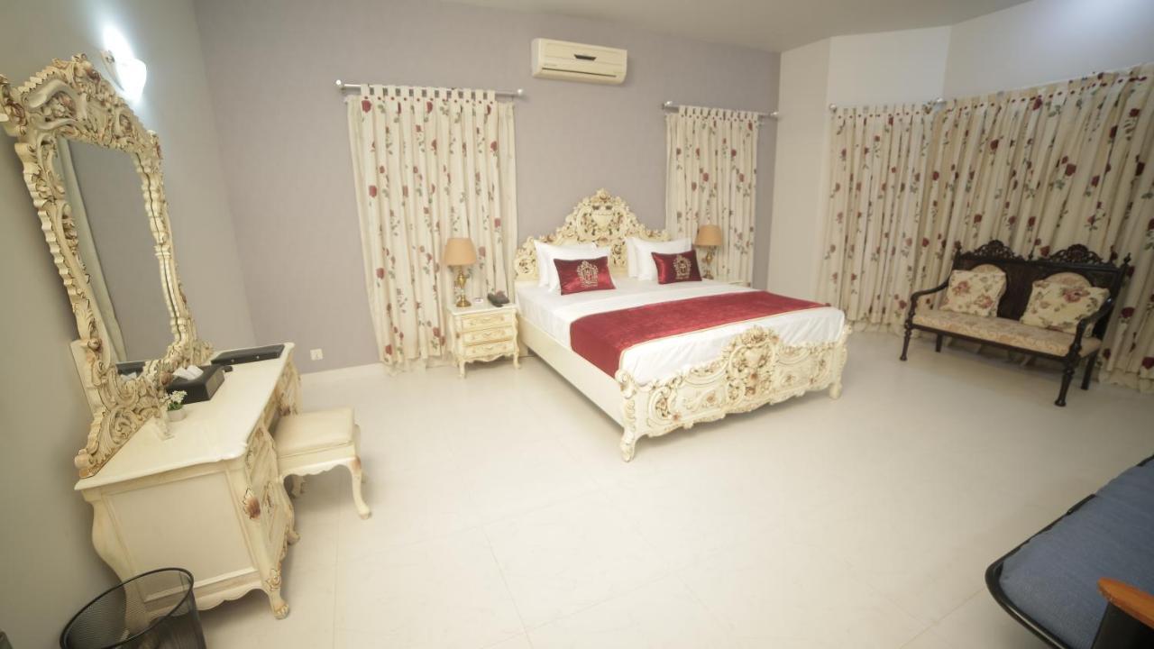 Four Squares Karachi Bed & Breakfast Ngoại thất bức ảnh