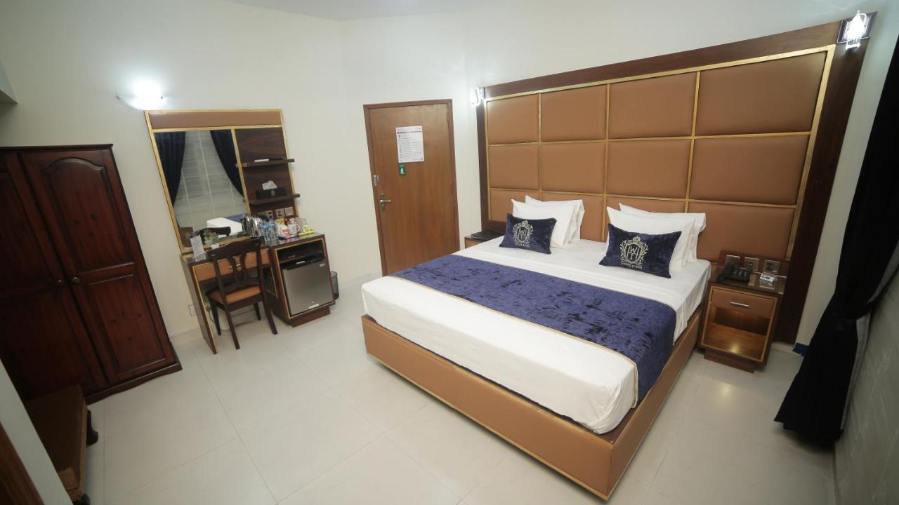 Four Squares Karachi Bed & Breakfast Ngoại thất bức ảnh