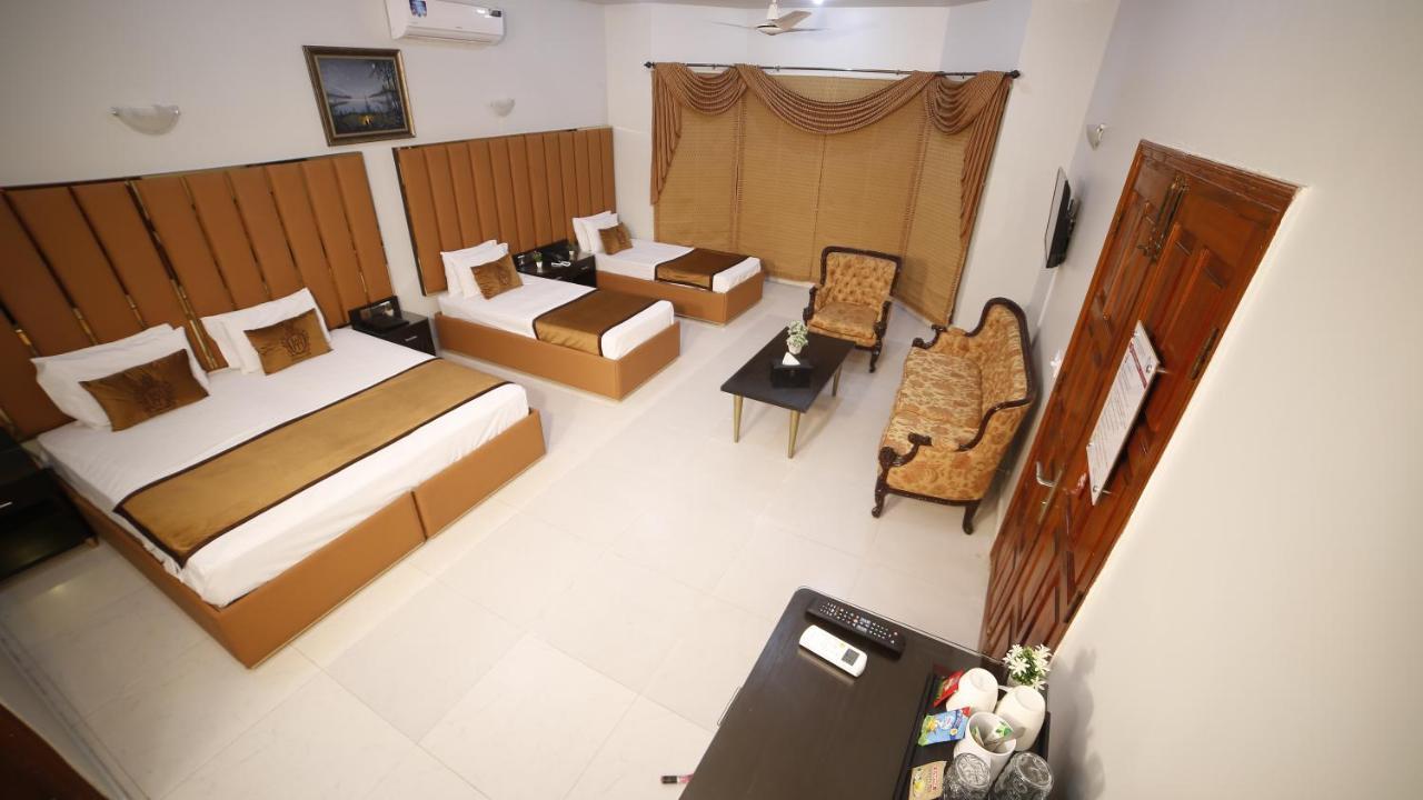 Four Squares Karachi Bed & Breakfast Ngoại thất bức ảnh