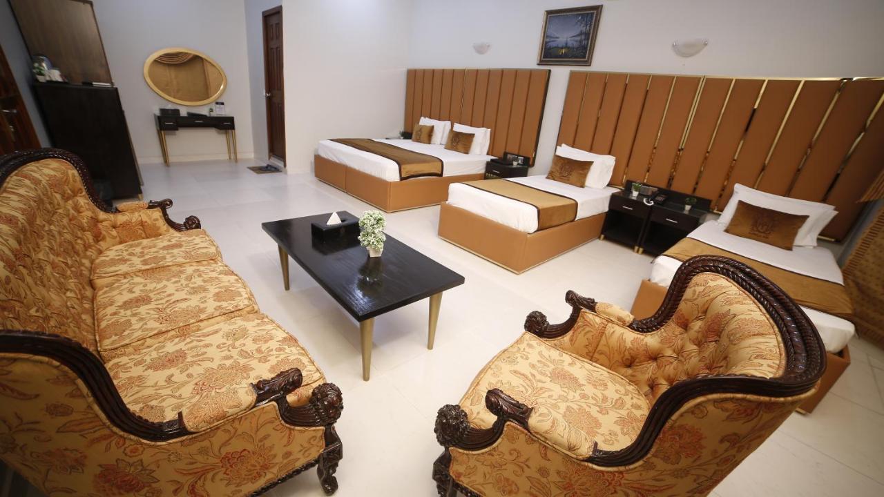 Four Squares Karachi Bed & Breakfast Ngoại thất bức ảnh