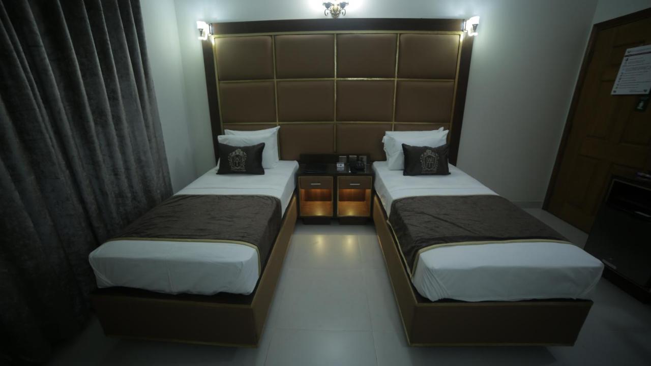 Four Squares Karachi Bed & Breakfast Ngoại thất bức ảnh