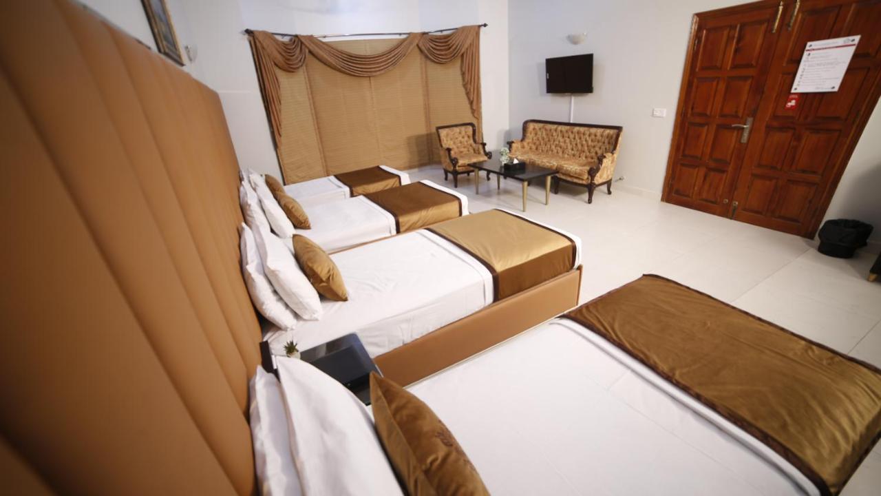Four Squares Karachi Bed & Breakfast Ngoại thất bức ảnh