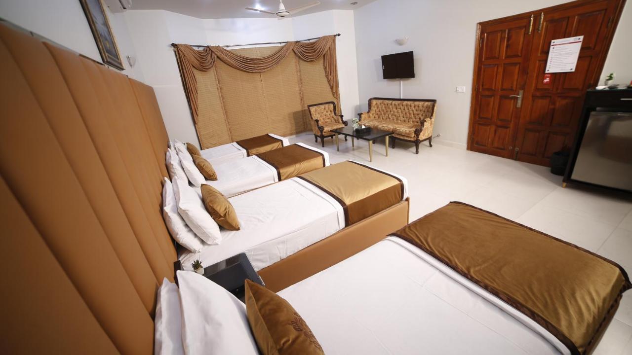 Four Squares Karachi Bed & Breakfast Ngoại thất bức ảnh