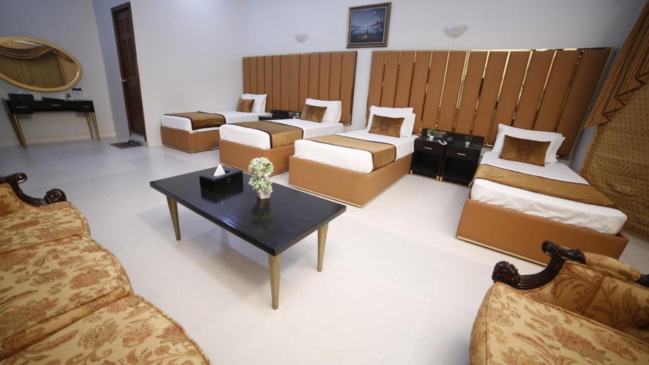 Four Squares Karachi Bed & Breakfast Ngoại thất bức ảnh