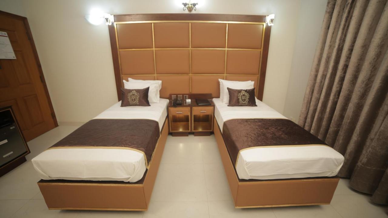 Four Squares Karachi Bed & Breakfast Ngoại thất bức ảnh