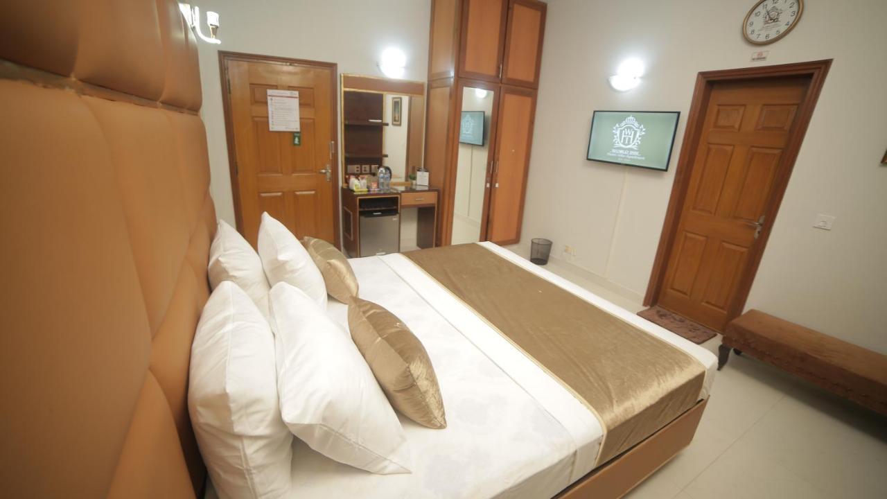Four Squares Karachi Bed & Breakfast Ngoại thất bức ảnh