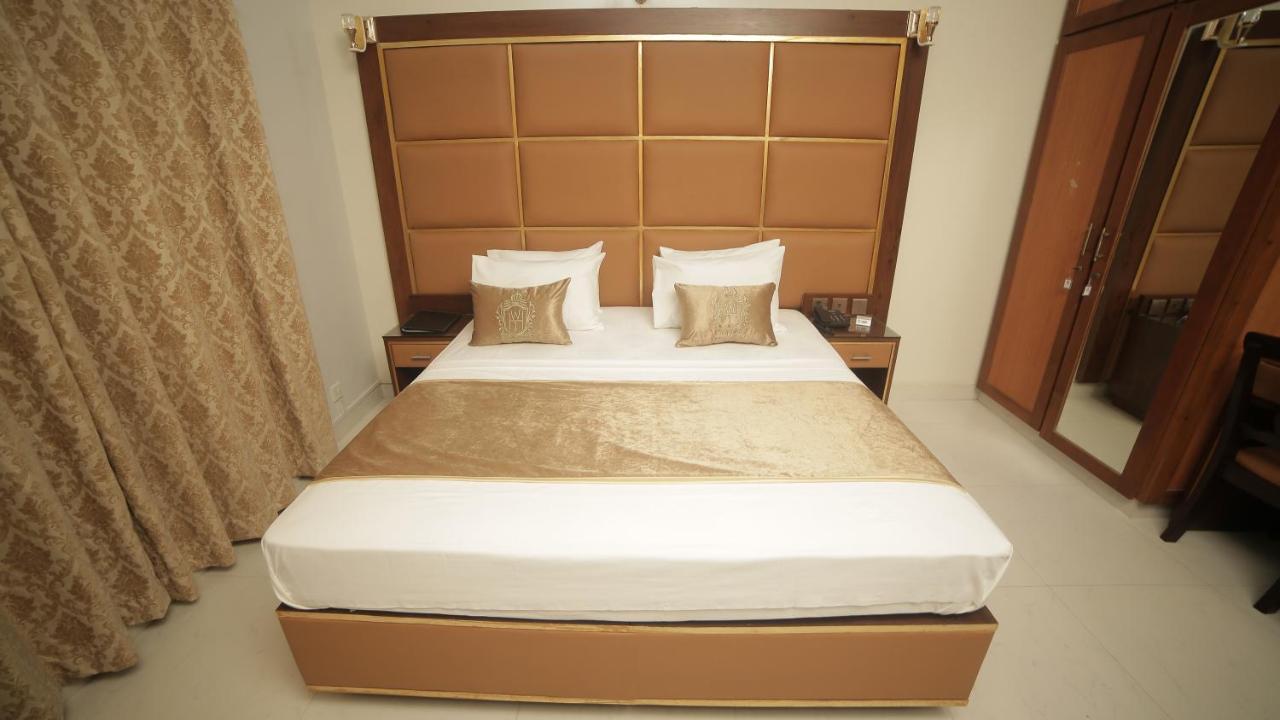 Four Squares Karachi Bed & Breakfast Ngoại thất bức ảnh