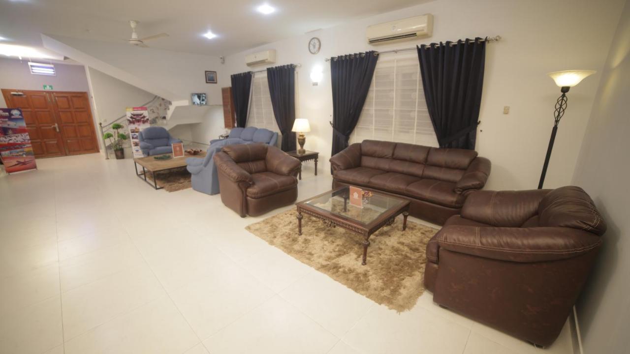 Four Squares Karachi Bed & Breakfast Ngoại thất bức ảnh